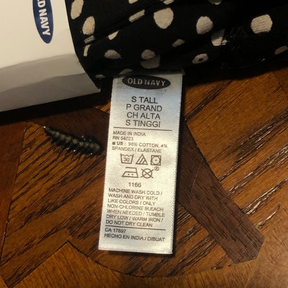 Old Navy High-Rise Cropped Leggings NWT - Picture 5 of 5